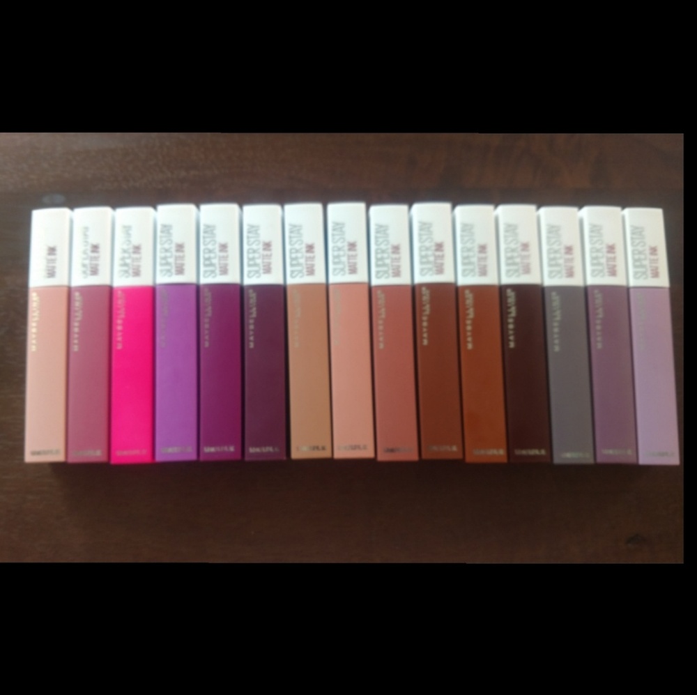 Maybelline lipstick *plus Free gift*❤️